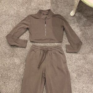 Women's Brown Cropped Lounge Sweatsuit